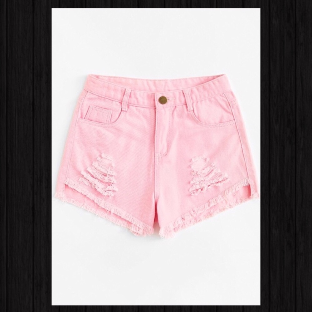 ⭐️✅Pink Ripped Denim Shorts✅⭐️